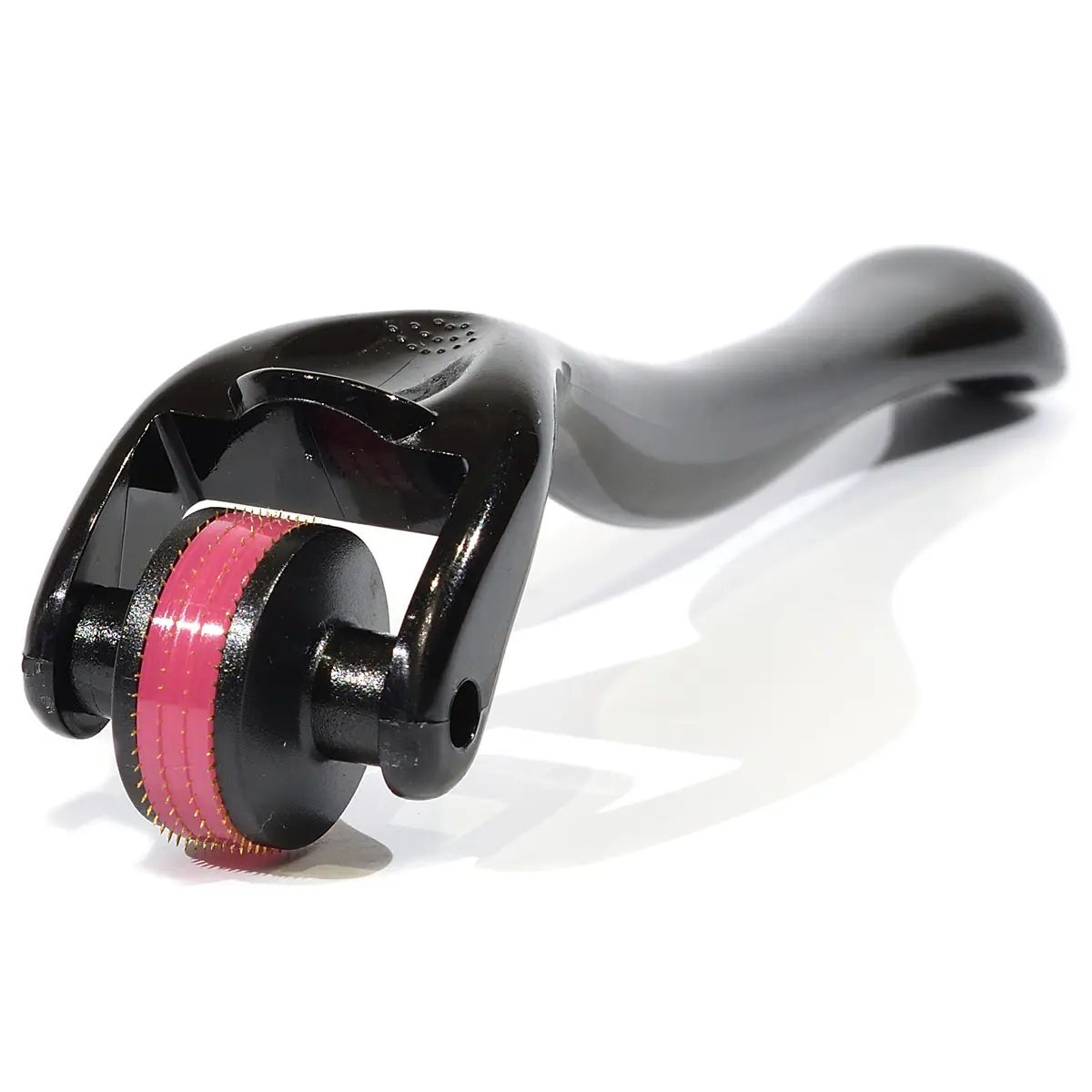 Мезороллер МТ для области глаз с титановыми позолоченными микроиглами, 180 игл, 0.3 мм Мезороллер МТ для области глаз с титановыми позолоченными микроиглами, 180 игл, 0.3 мм